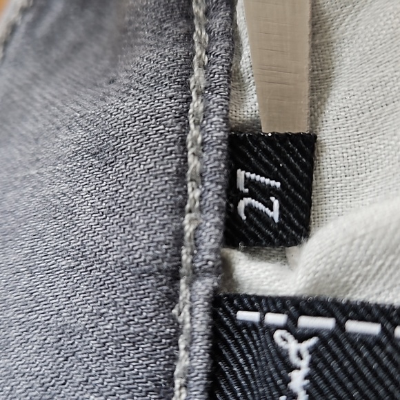 7FAM Ankle Gwenevere Distressed Jeans, Size 27 - Picture 4 of 10